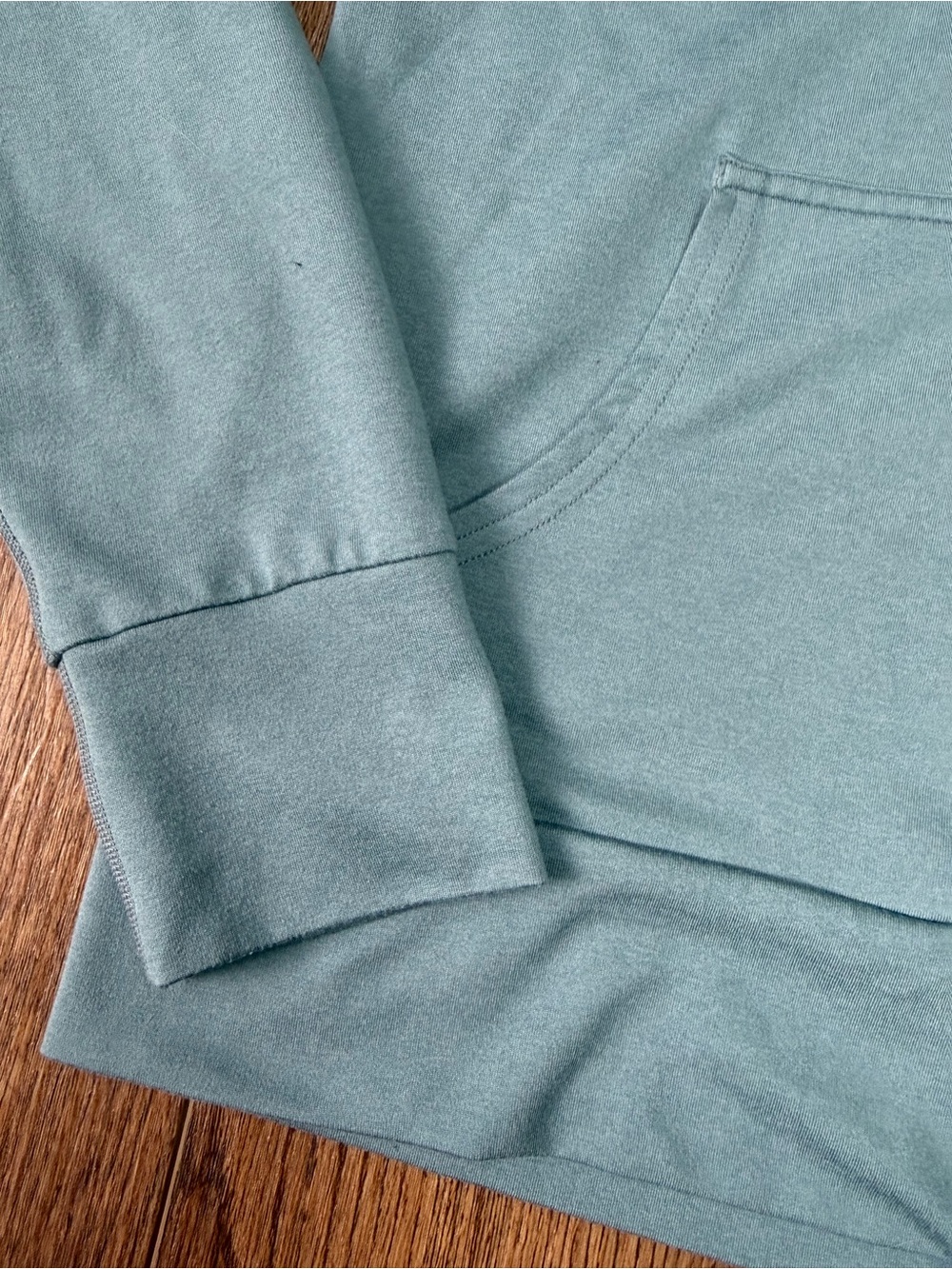 Vuori Halo Performance Hoodie - Picture 3 of 6